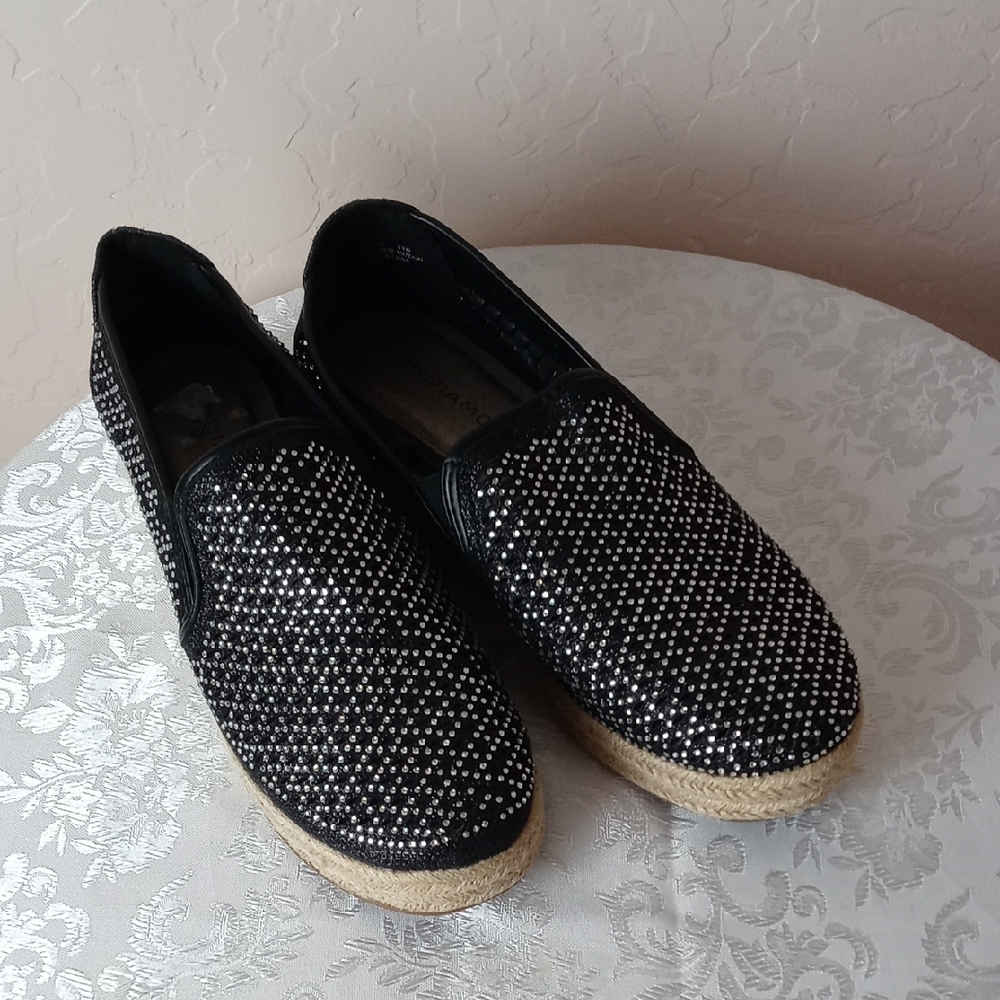 NWOT Andiamo Black and Silver Women's Slip-On Shoes